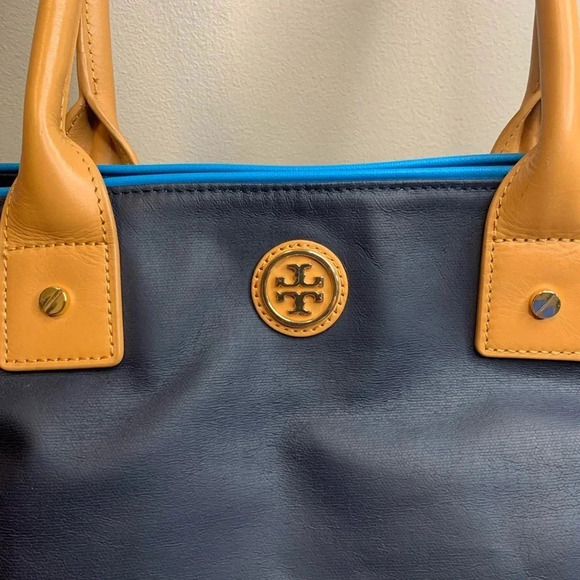 Tory Burch Jaden Tote - Picture 2 of 12